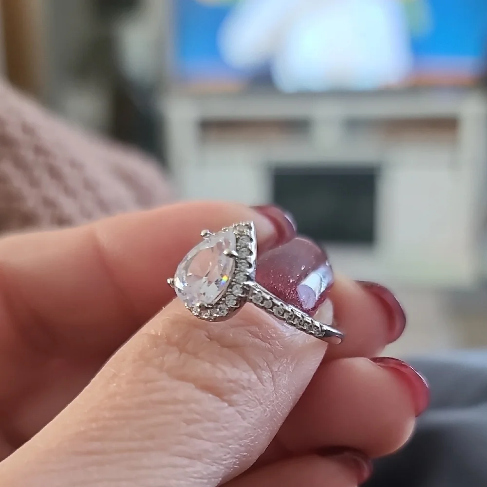 Feminine Silver Tone Teardrop Ring - Picture 2 of 3